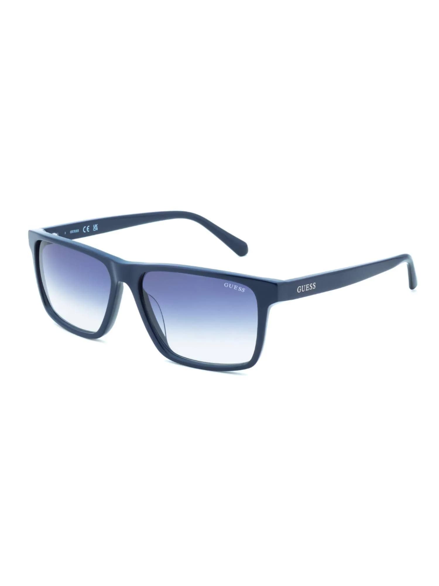 Guess GU00327 rectangular sunglasses in 90W navy blue acetate with blue gradient lenses, three-quarter view