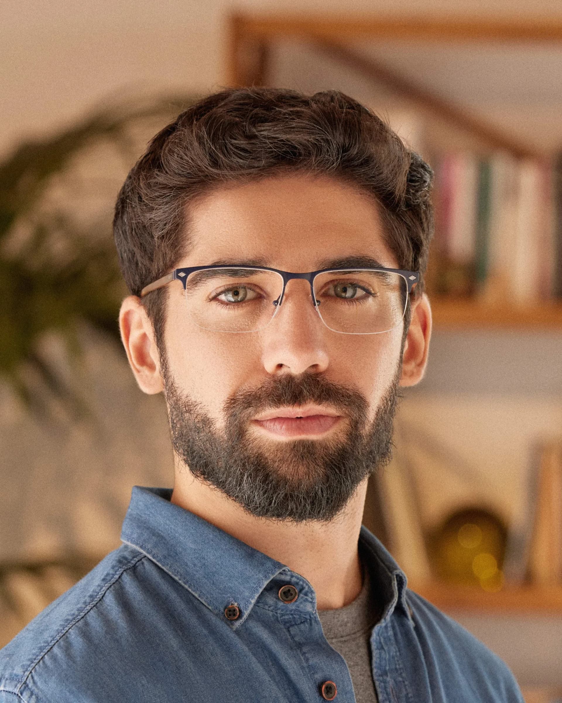 Essilor Varilux Liberty 3.0 Clear Lenses, man wearing clear Varilux Liberty 3.0 lenses